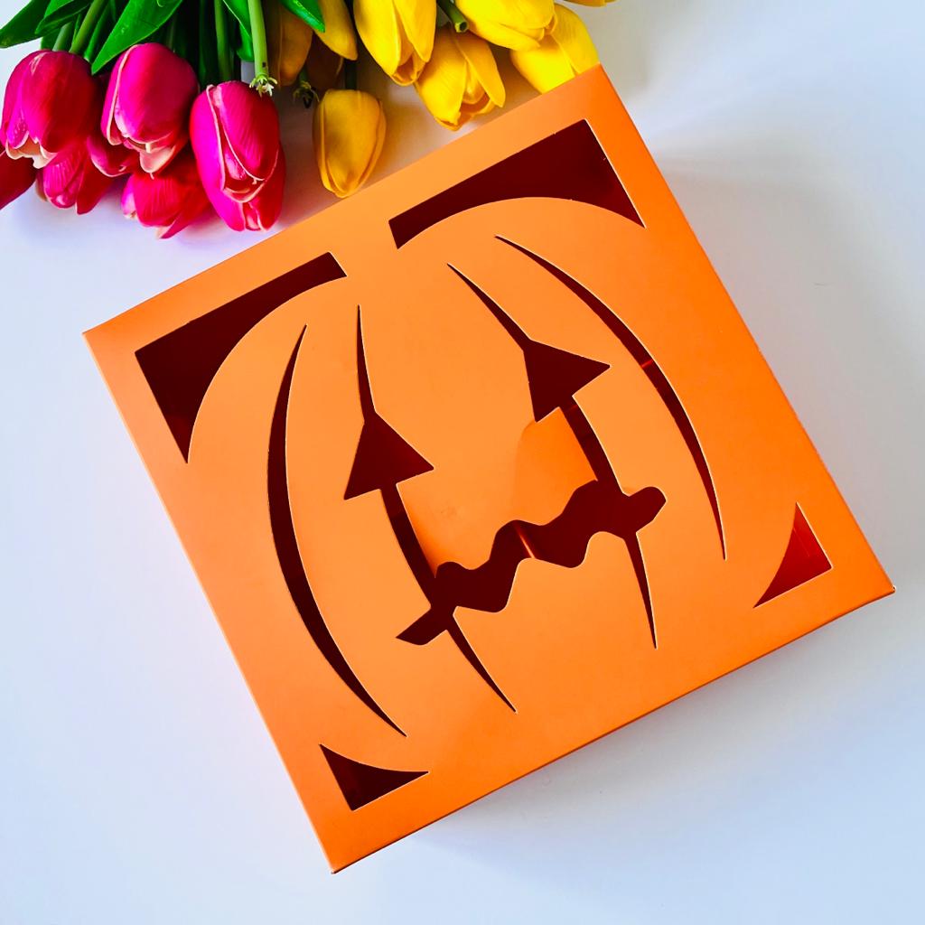 21x21x8 Pencereli Karton Kutu-Halloween 4 Bölmeli — ürün görseli